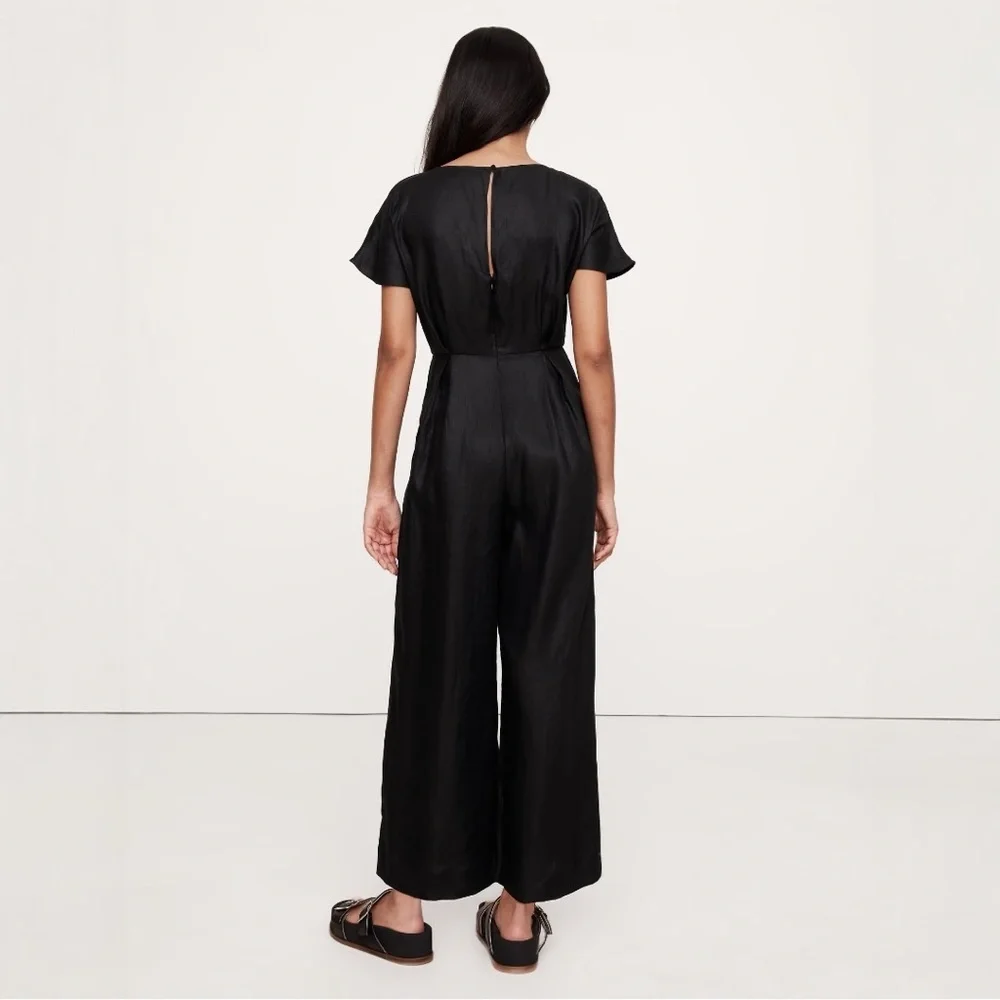 NWOT Banana Republic Linen V Neck Jumpsuit